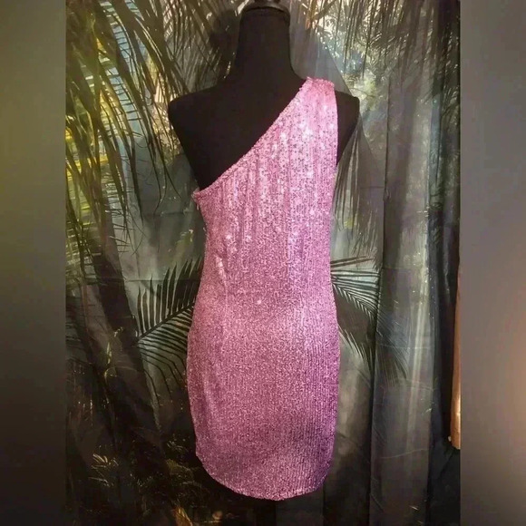One-Shoulder Sequin Dress - Picture 9 of 16